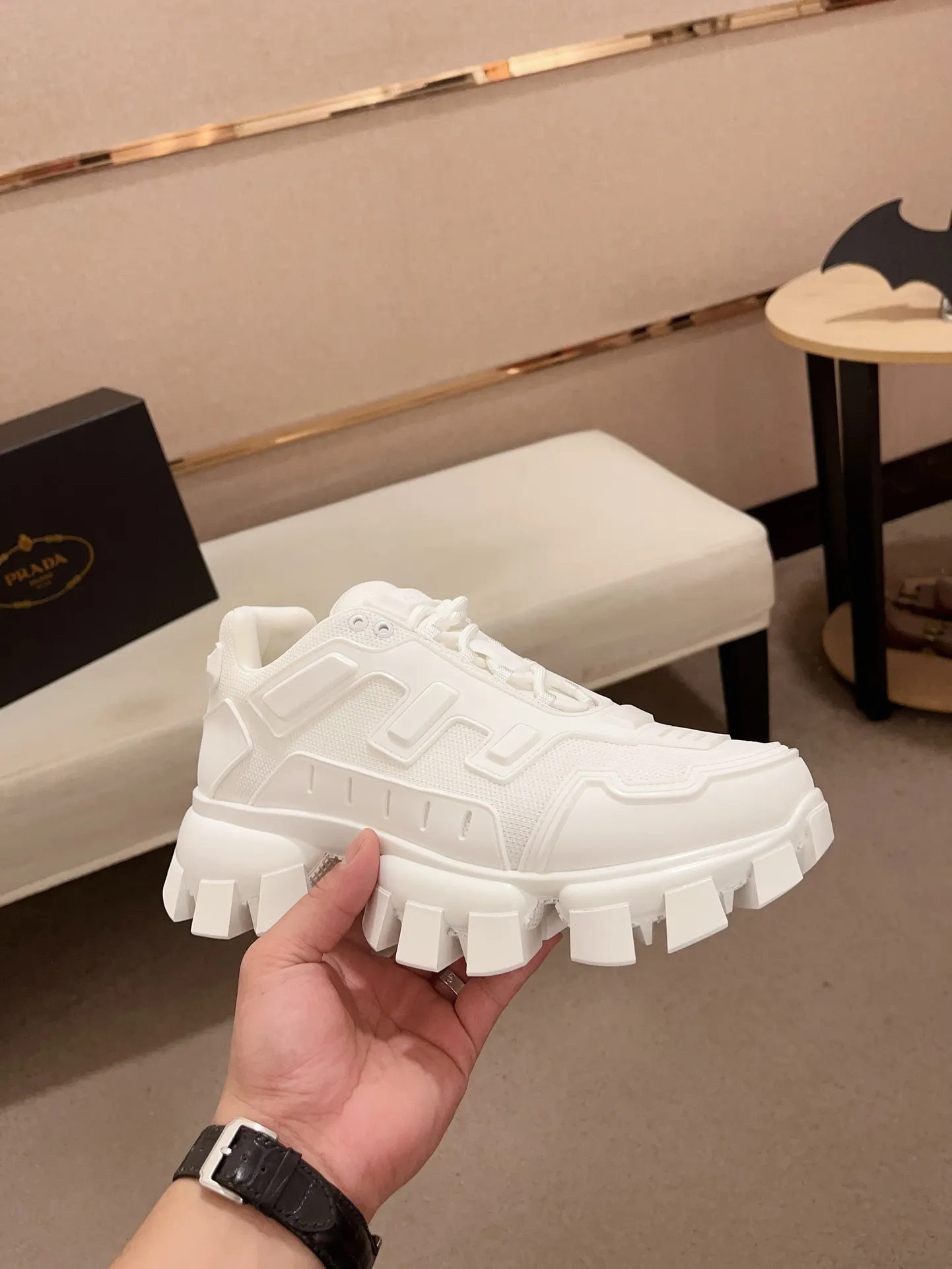 Men's Men's Shoes 💰 620💰 ✔️✔️✔️High-quality new PRADA counters are launched at the same time. The new men's shoes and 😘fabrics are selected from first-layer cowhide. Lining: imported elastic mesh➕cowhide lining. 👍🏿High-end☄️Open-molded non-slip rubber outsole, exquisite lines, simple and elegant, comfortable and high-end for leisure travel. Number of yards: 38 to 44.
